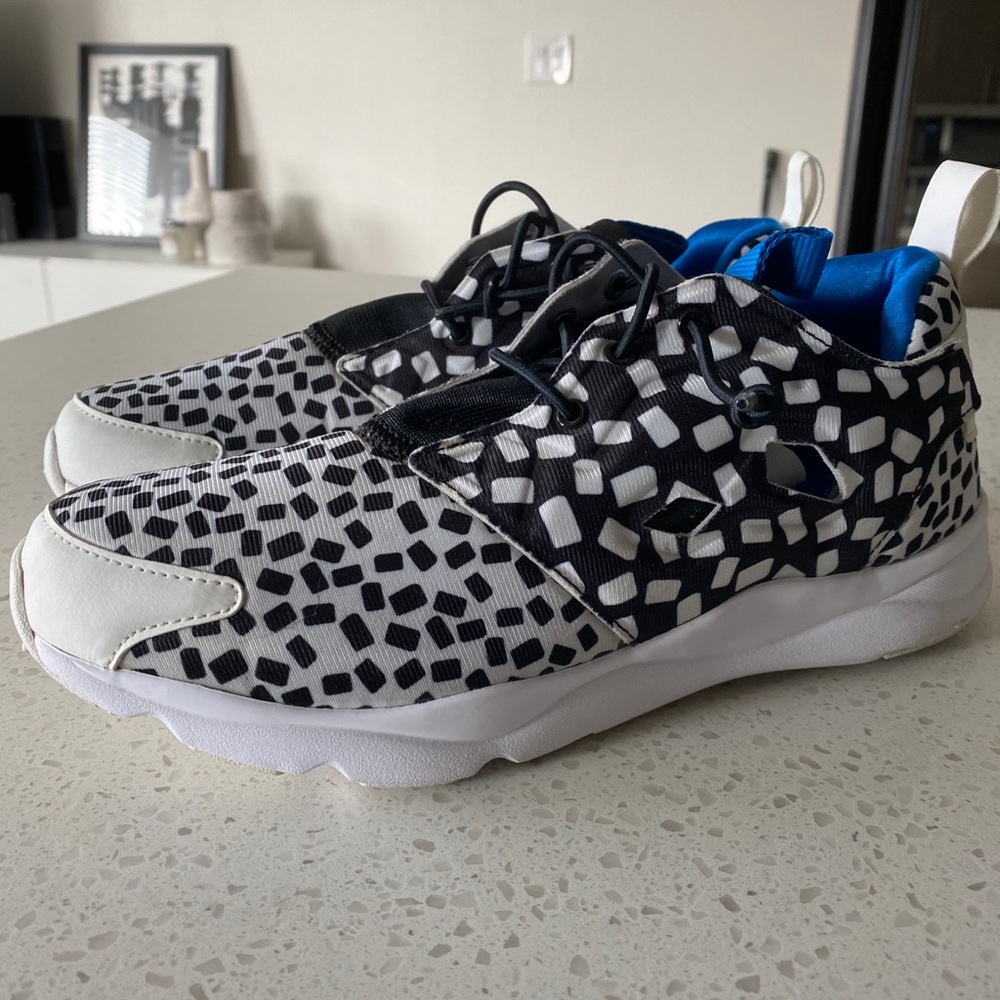 Reebok Sneakers